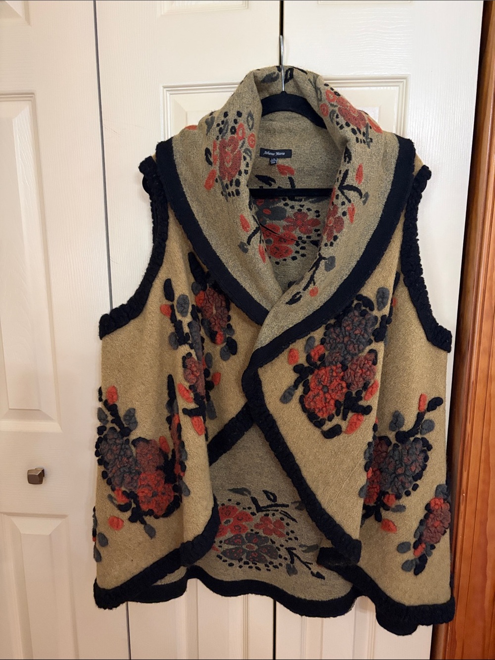 Vintage-Inspired Floral Shawl Collar Sweater Vest - Celadon Green & Black